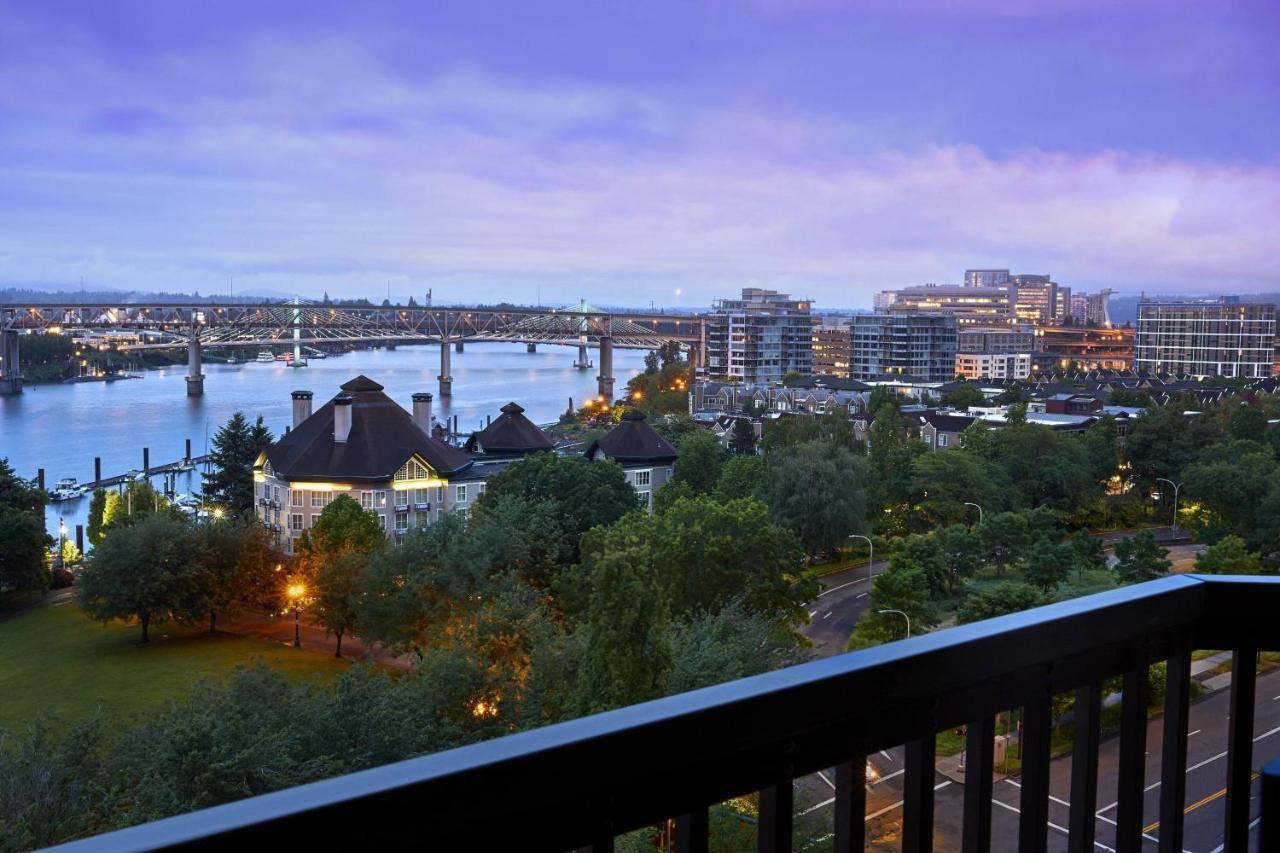 Отель Portland Marriott Downtown Waterfront Экстерьер фото